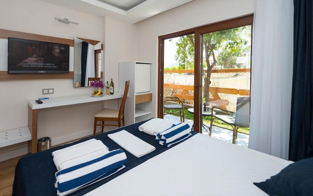 Amore Hotel Teki̇Rova Текирова Екстериор снимка