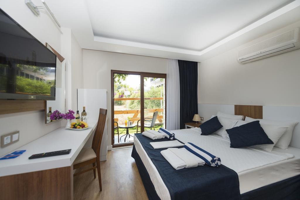Amore Hotel Teki̇Rova Текирова Екстериор снимка