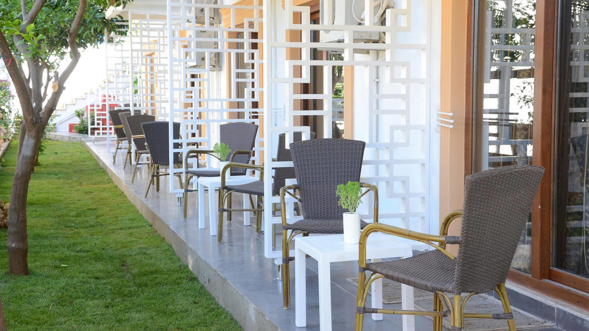Amore Hotel Teki̇Rova Текирова Екстериор снимка