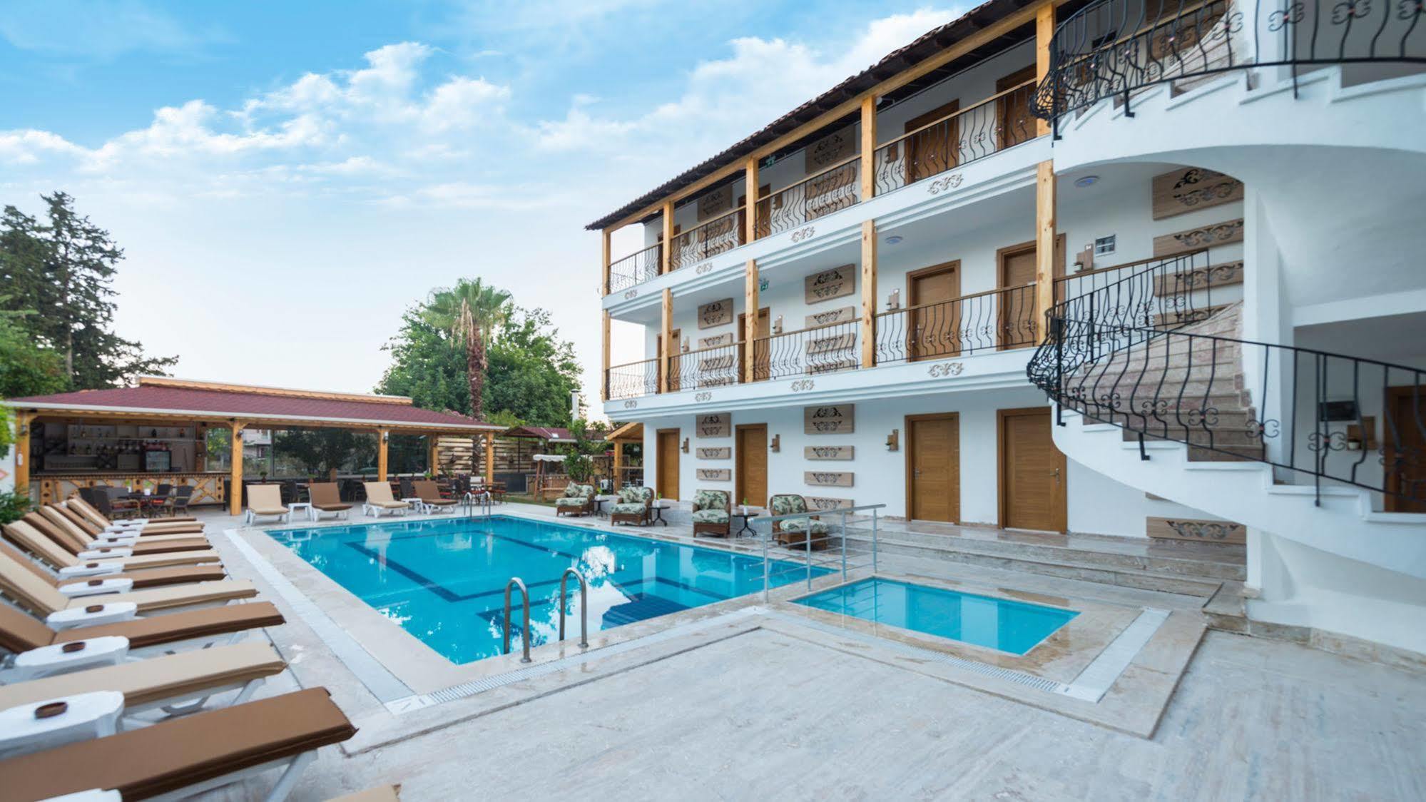 Amore Hotel Teki̇Rova Текирова Екстериор снимка